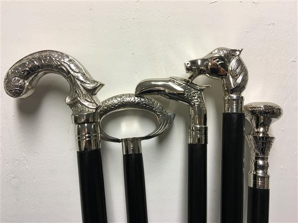 Grote foto wandelstok met mooie nikkelen versierde handknop stijlvol kleding dames sieraden