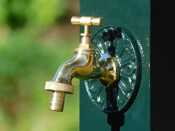 Grote foto staande waterkraan aluminium donkergroen tuin en terras overige tuin en terras