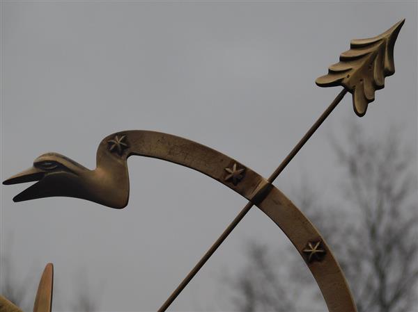 Grote foto exclusieve zonnewijzer van messing op alu sokkel tuin en terras overige tuin en terras