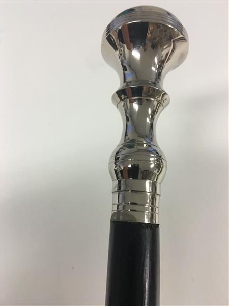 Grote foto edele wandelstok met prachtige nikkelen knop. kleding dames sieraden