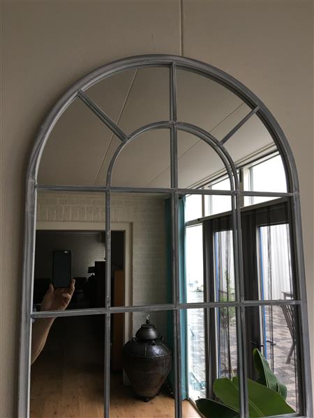 Grote foto grote forse spiegel metalen frame heel fraai in vorm. huis en inrichting overige