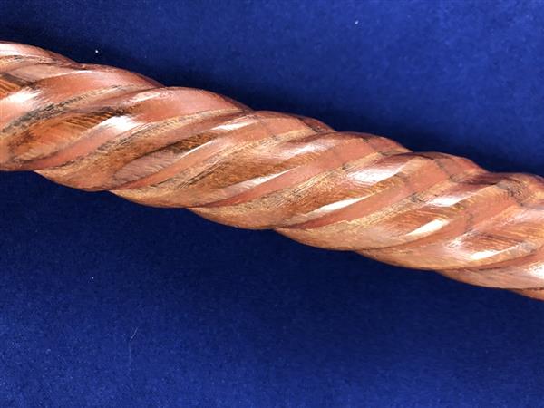 Grote foto wandelstok met messing sierknop en handgesneden steel prachtig kleding dames sieraden