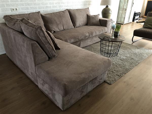 Grote foto prachtige forse nieuwe taupe rib stoffen hoekbank model huis en inrichting woningdecoratie