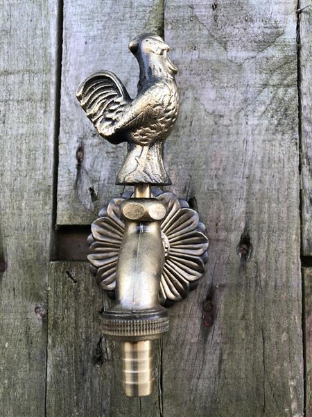 Grote foto waterkraan met mooie haan voor tuin fonteinen messing. tuin en terras overige tuin en terras