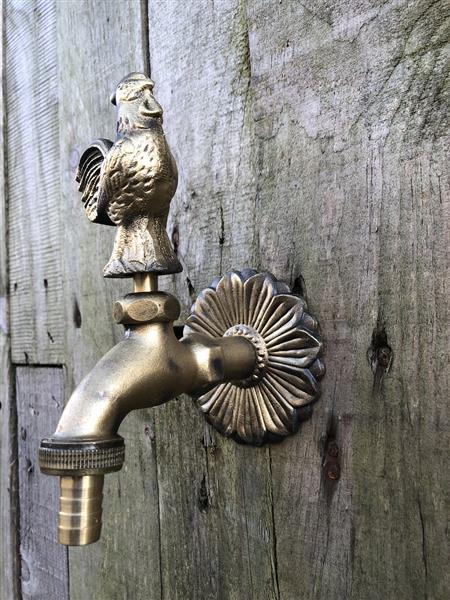 Grote foto waterkraan met mooie haan voor tuin fonteinen messing. tuin en terras overige tuin en terras