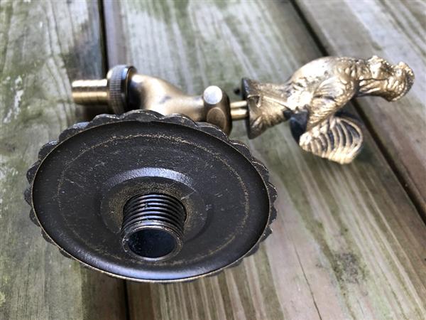 Grote foto waterkraan met mooie haan voor tuin fonteinen messing. tuin en terras overige tuin en terras