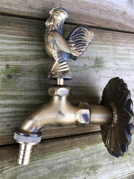 Grote foto waterkraan met mooie haan voor tuin fonteinen messing. tuin en terras overige tuin en terras