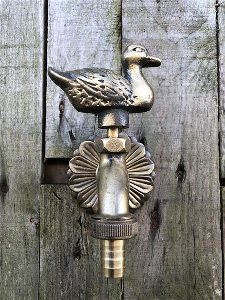 Grote foto waterkraan met eend voor tuin fonteinen messing mooi tuin en terras overige tuin en terras