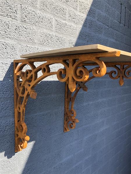 Grote foto hoek steun zwaar gietijzer ondersteuning voor planken rust bruin. tuin en terras tuindecoratie