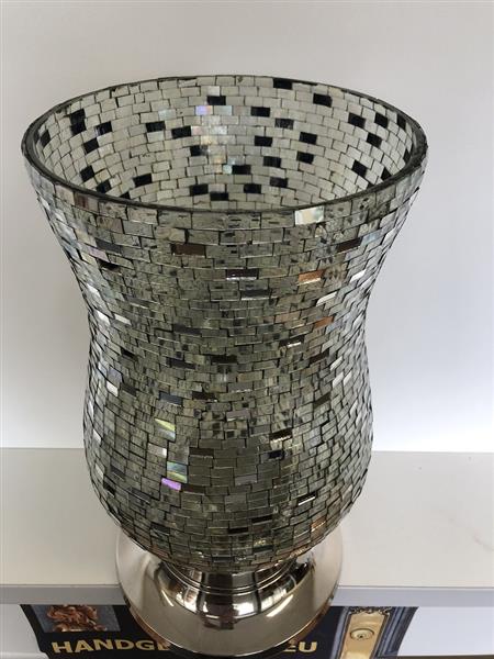 Grote foto vaas windlicht chimney moz chrystal met spiegelend disco effect op nikkelen voet. huis en inrichting woningdecoratie