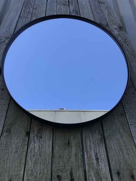 Grote foto strakke moderne spiegel met een zwarte rand ovaal huis en inrichting overige