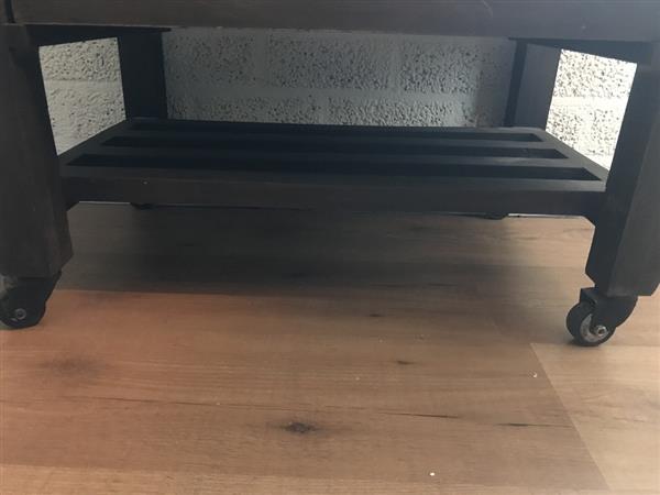 Grote foto een koloniaal hardhouten serveertafel rolbare tafel maar 1 beschikbaar huis en inrichting eettafels