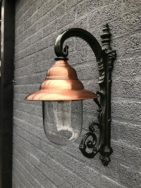 Grote foto nostalgische wandlamp vera in de kleur groen met een koperen kap huis en inrichting overige