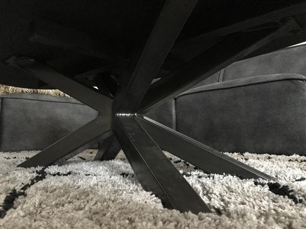 Grote foto robuuste ovale salontafel met fraai houten blad en ijzeren onderstel maar 1 beschikbaar huis en inrichting eettafels