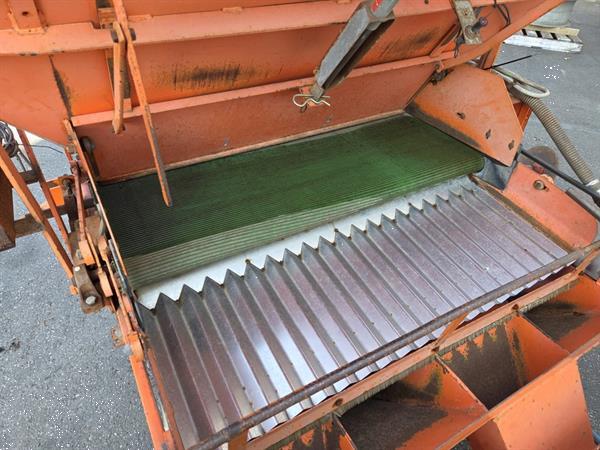 Grote foto nobels uien bollen plantmachine 4 rijen voor 120 cm bedden agrarisch zaaimachines