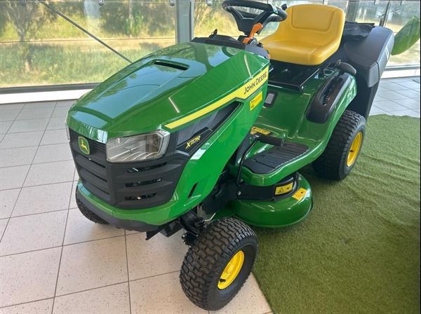 Grote foto john deere x117r 28320 tuin en terras zitmaaiers