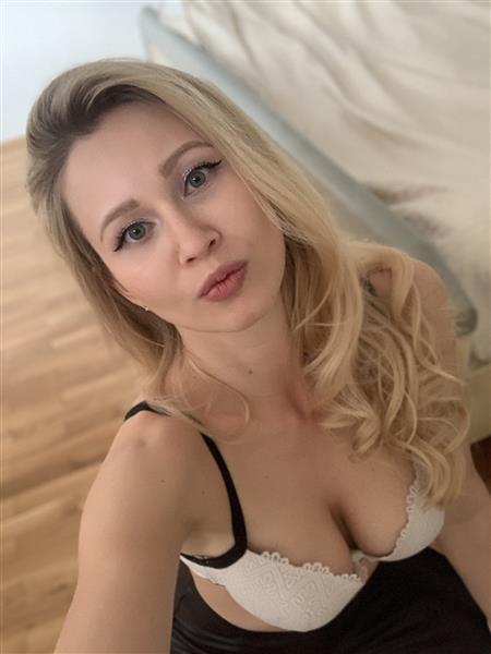 Grote foto elegante en discrete dame exclusief gezelschap erotiek escort