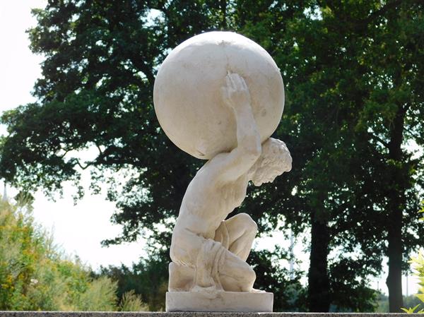 Grote foto beeld van atlas 70 cm vintage look polystone tuin en terras tuindecoratie