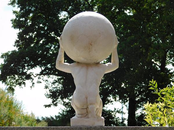 Grote foto beeld van atlas 70 cm vintage look polystone tuin en terras tuindecoratie
