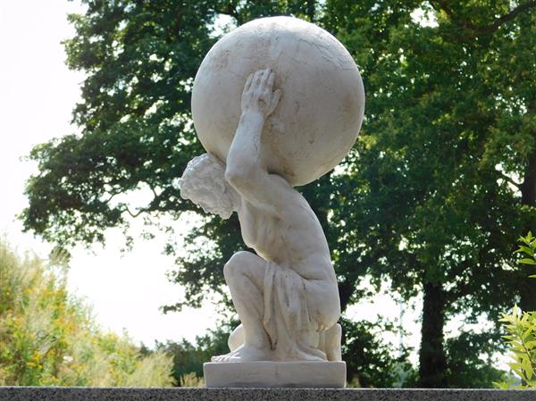 Grote foto beeld van atlas 70 cm vintage look polystone tuin en terras tuindecoratie