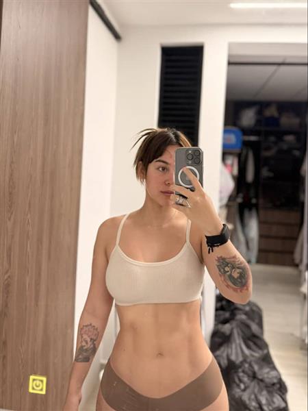 Grote foto een exclusieve ontmoeting wacht op jou erotiek escort service