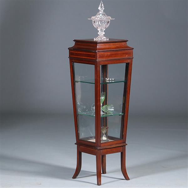 Grote foto elegante mahoniehouten vitrinezuil met afsluitbaar deurtje en inlegwerk no.440530 antiek en kunst stoelen en banken