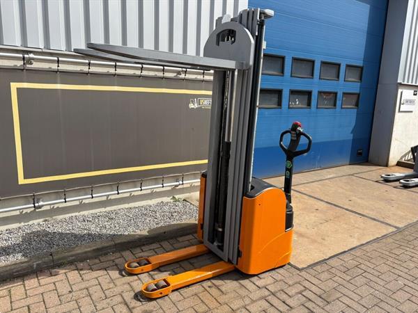 Grote foto vs 22955 elektrische stapelaar still 5466mm doe het zelf en verbouw hefwerktuigen