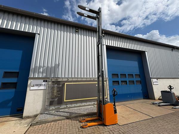Grote foto vs 22955 elektrische stapelaar still 5466mm doe het zelf en verbouw hefwerktuigen