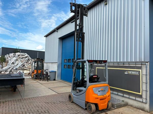 Grote foto vs 22956 elektrische triplex heftruck still rx20 20p agrarisch heftrucks