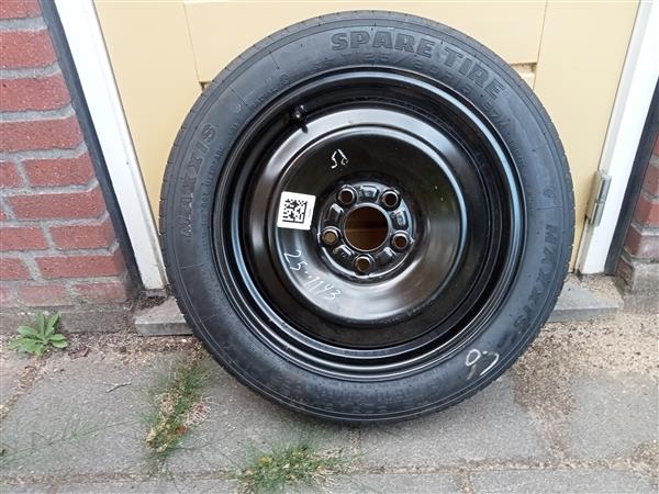 Grote foto thuiskomer ford 125 80 r16 auto onderdelen banden en velgen