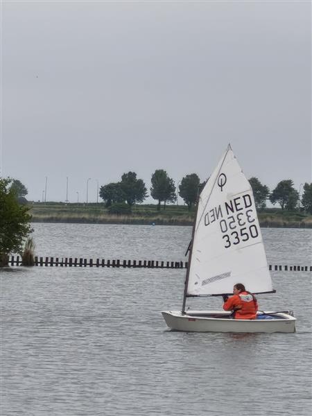 Grote foto winner optimist wedstrijdboot 2016 watersport en boten open zeilboten