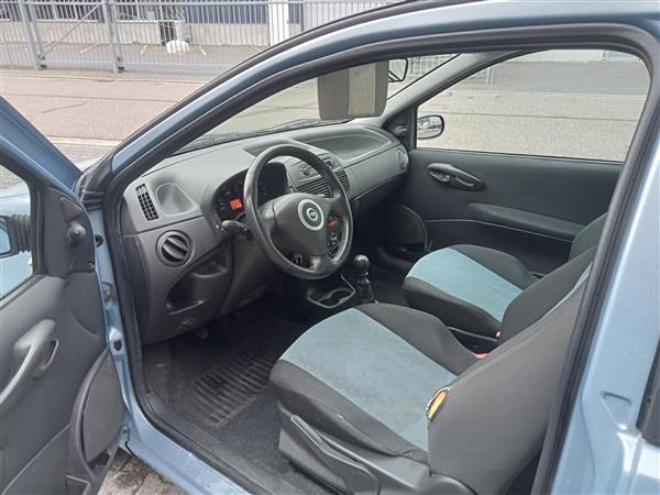 Grote foto fiat punto 1.2 hatchback airco 2005 auto fiat