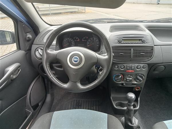 Grote foto fiat punto 1.2 hatchback airco 2005 auto fiat