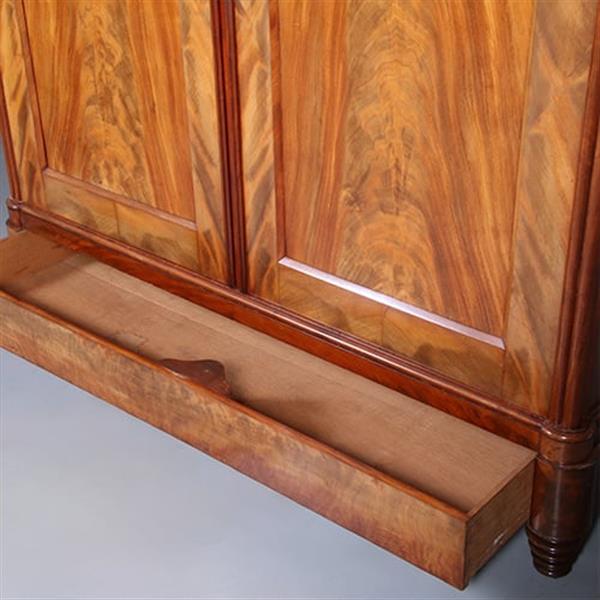 Grote foto vroeg biedermeier notariskast of tweedeurskast in blonde kleur mahonie ca 1830 no.440510 antiek en kunst stoelen en banken