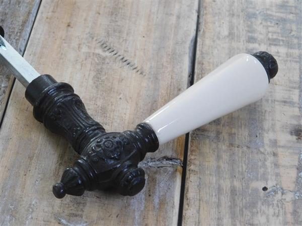 Grote foto deurklink set 2 klinken met witte grepen en een doorn donkerbruin doe het zelf en verbouw materialen en producten