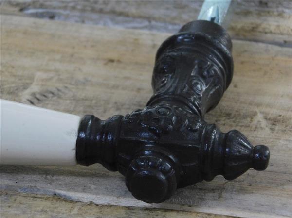 Grote foto deurklink set 2 klinken met witte grepen en een doorn donkerbruin doe het zelf en verbouw materialen en producten