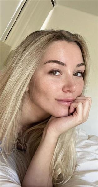 Grote foto helemaal genot en massage. erotiek vrouw zoekt man