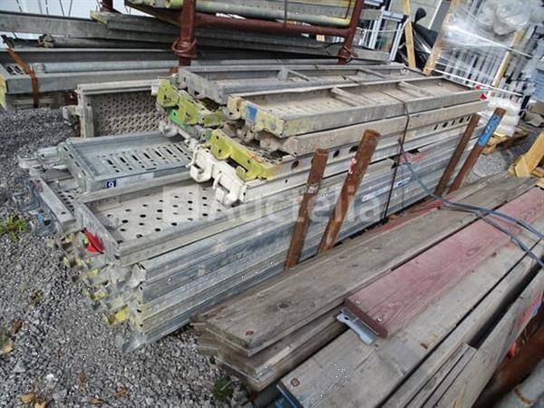 Grote foto rek met 25 steigergangen doe het zelf en verbouw onderdelen en accessoires