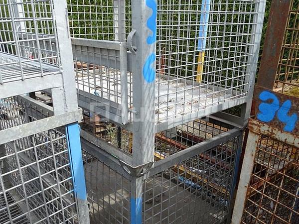 Grote foto 2 stapelbare metalen bakken agrarisch algemeen
