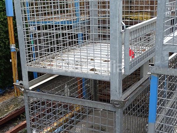 Grote foto 2 stapelbare metalen bakken agrarisch algemeen