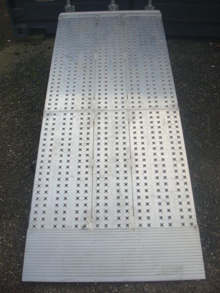 Grote foto oprijplaat rampe invalide lift altec roelstoel auto diversen gereedschap