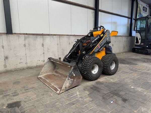Grote foto giant sk252 d skid schranklader minishovel 2019 agrarisch shovels