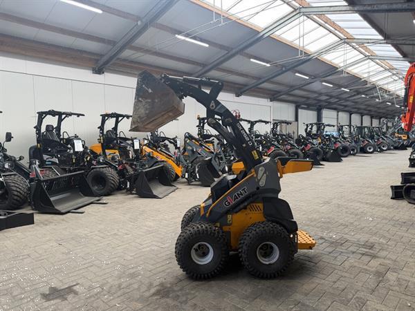 Grote foto giant sk252 d skid schranklader minishovel 2019 agrarisch shovels