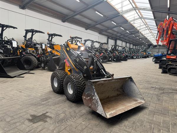 Grote foto giant sk252 d skid schranklader minishovel 2019 agrarisch shovels