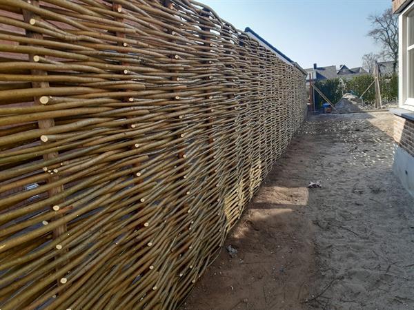 Grote foto natuurlijke schutting wilgentenen schutting tuin en terras hekken en schuttingen