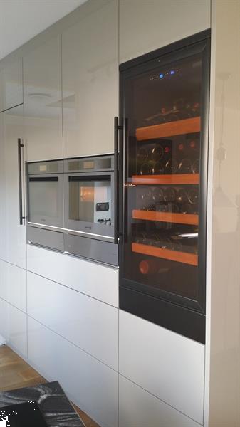 Grote foto wijnklimaatkast 2 temp. zones 40 200 flessen witgoed en apparatuur koelkasten en ijskasten