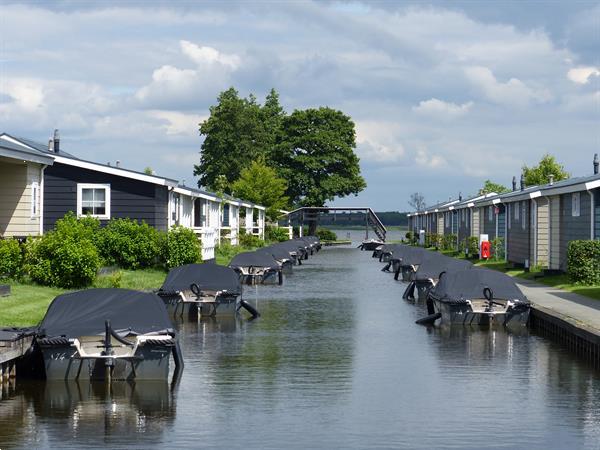 Vakantiepark Giethoorn, aan het Water met Boot | Nederland; Noord