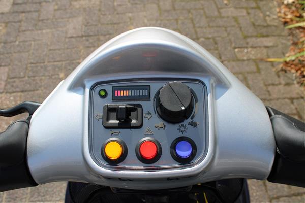 Grote foto kymco scootmobiel 4 wielig maxi xls diversen brommobielen en scootmobielen