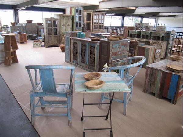 Grote foto gekleurde teakhouten vintage meubels huis en inrichting buffetkasten