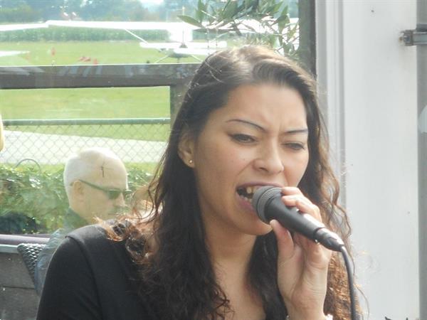 Grote foto lady singer rachima allround live muziek muziek en instrumenten zangers en zangeressen